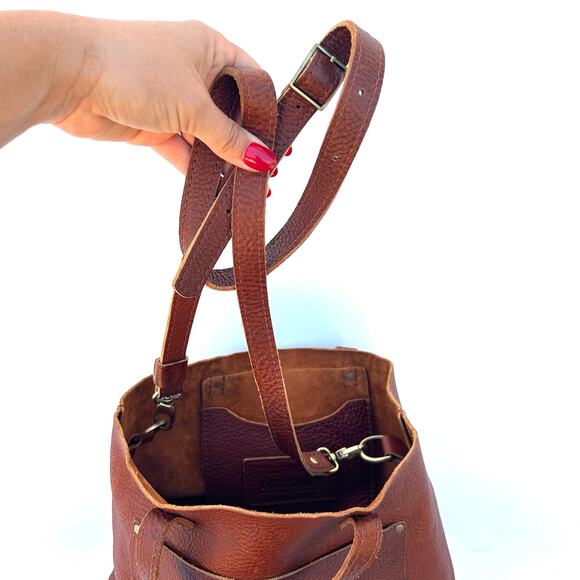 Portland Leather Goods PLG Medium Crossbody Leather Tote Bag Nutmeg Tan Purse - Picture 7 of 8